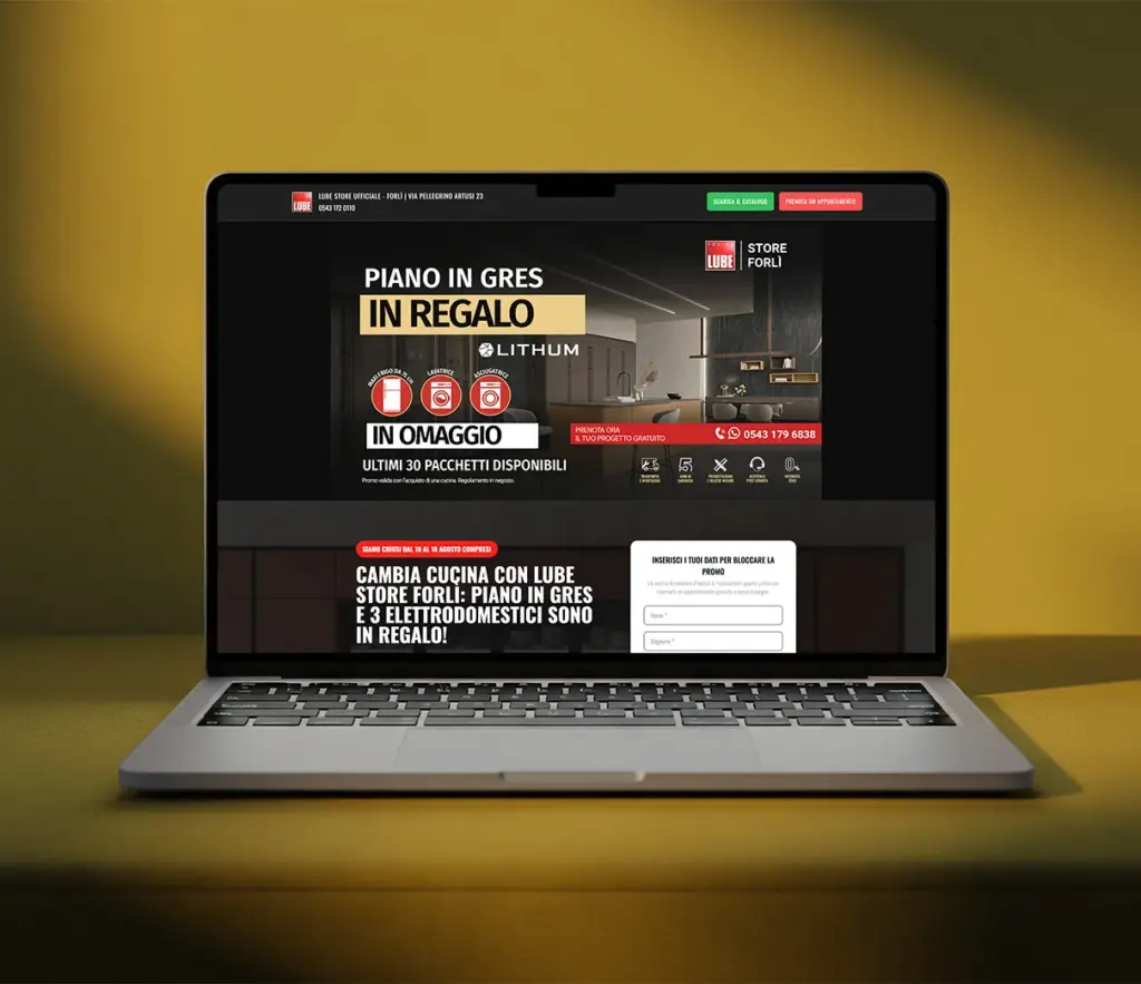 Dashboard commerciale del CRM visualizzata su un laptop